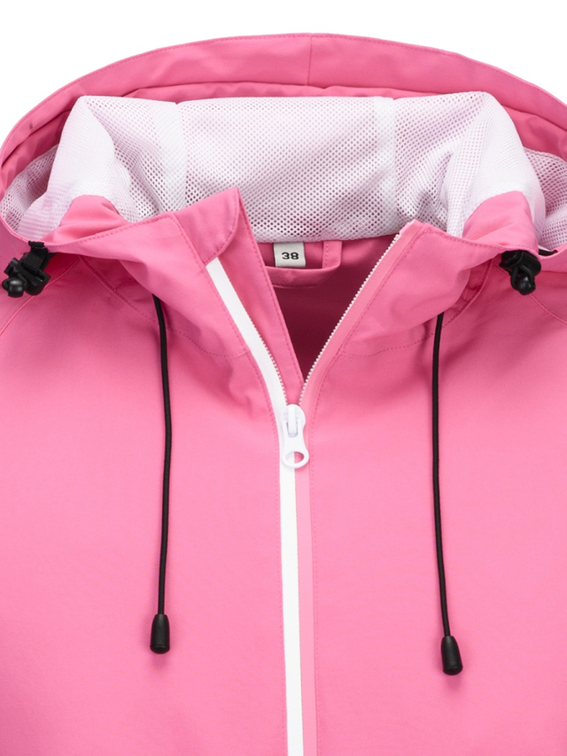 Leichte wasserdichte Damenjacke mit zweifarbigen Reißverschlüssen und verbundenen Kapuzennähten. Regenjacke